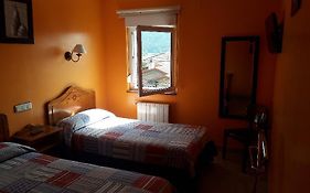 Hosteria La Casona Noja